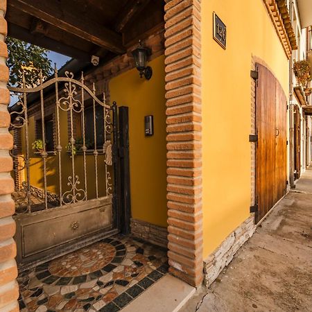 La Loggia Bed & Breakfast Комакио Екстериор снимка