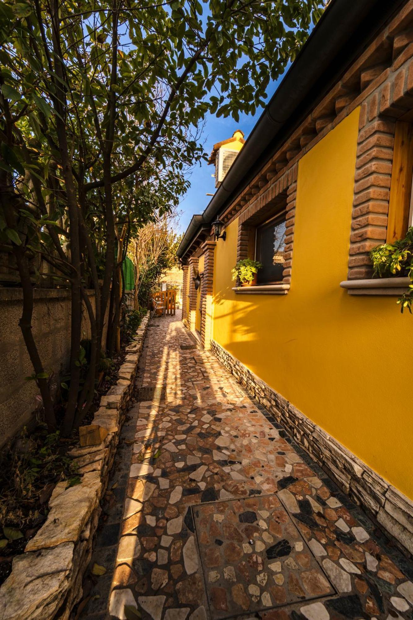 La Loggia Bed & Breakfast Комакио Екстериор снимка