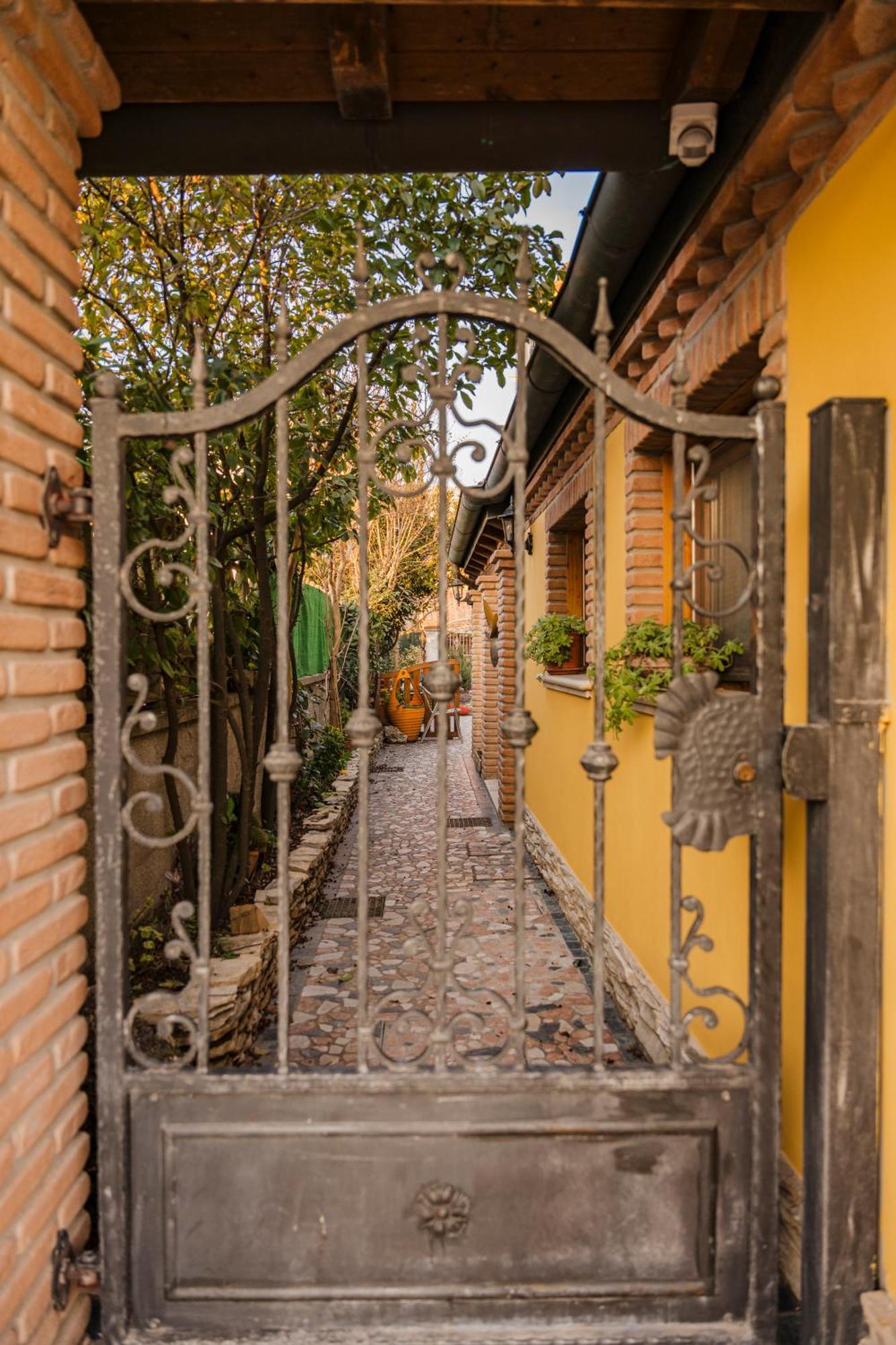 La Loggia Bed & Breakfast Комакио Екстериор снимка