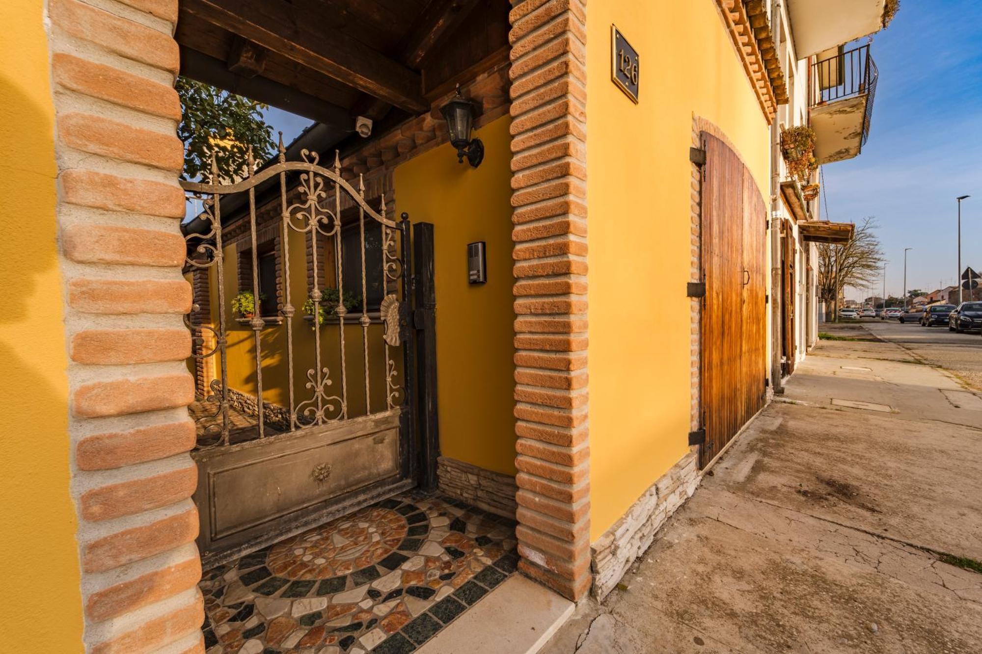 La Loggia Bed & Breakfast Комакио Екстериор снимка
